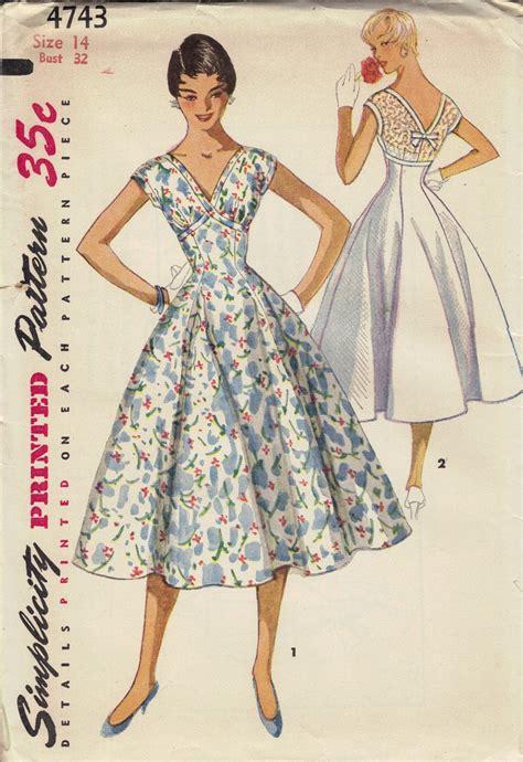 The instructions also come with a Spanish translation. . 1950s swing dress pattern